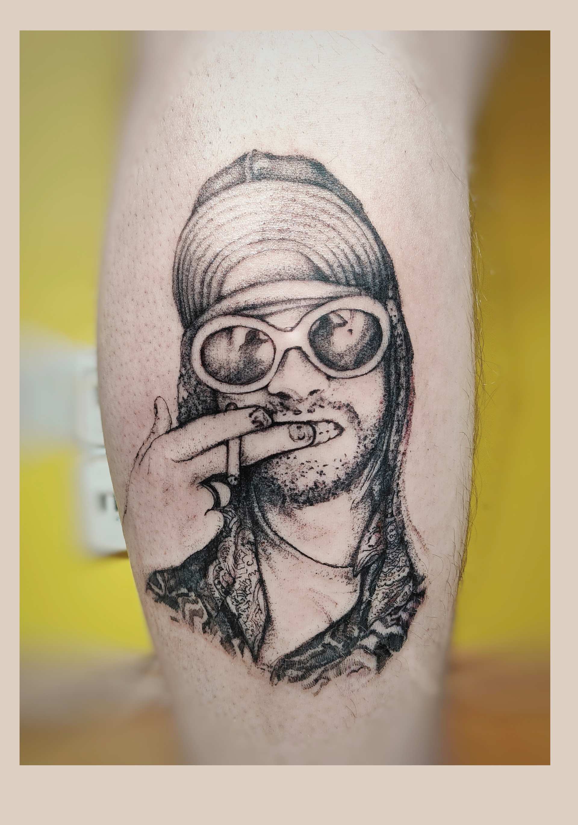 Feines, künstlerisches Tattoo im zarten Stil aus Leipzig