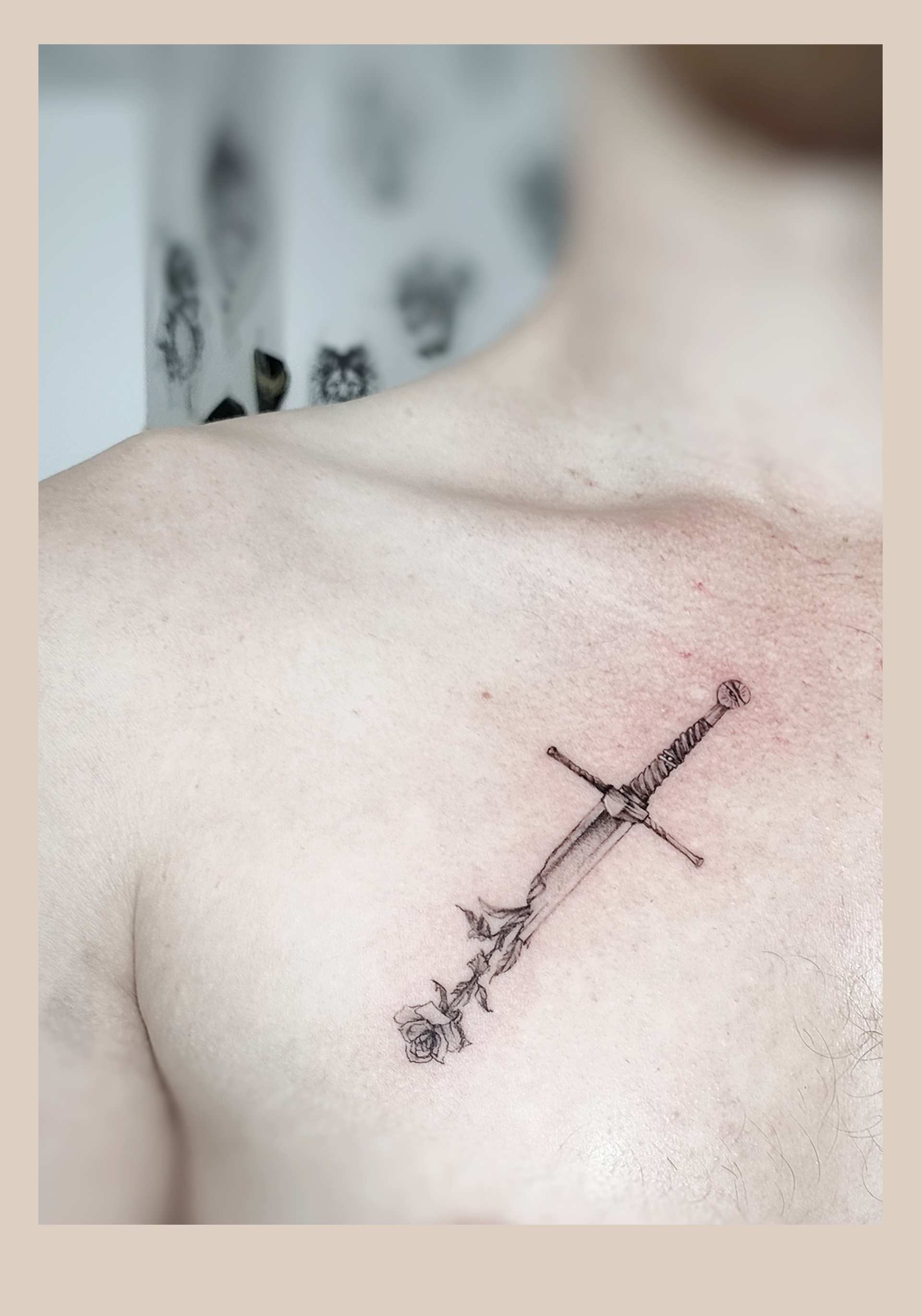 Feines, künstlerisches Tattoo im zarten Stil aus Leipzig